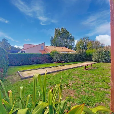 بيت للعطل Les Charmilles-16 By Interhome